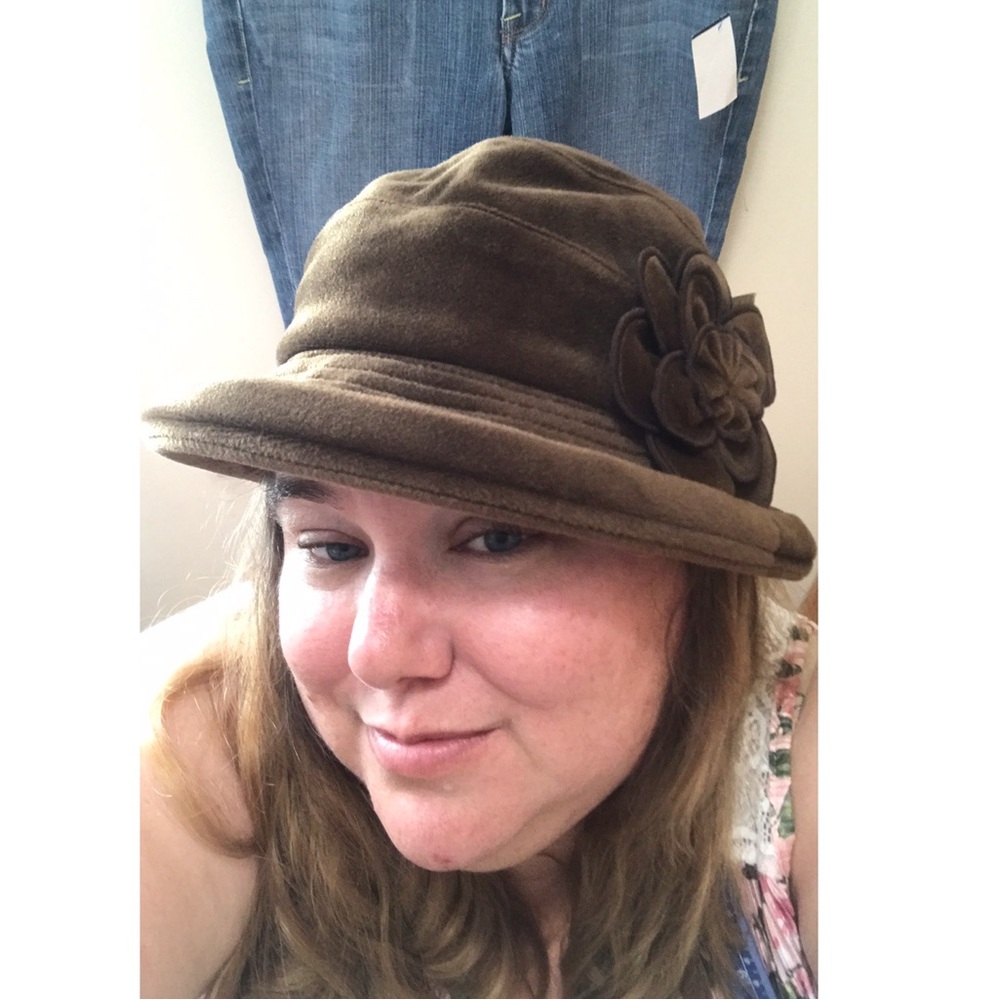 New Hattitude hat with flower 1930’s style Downton Abby